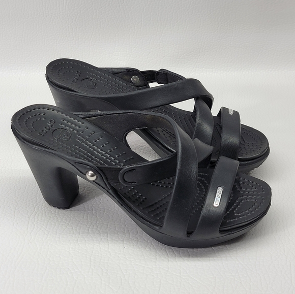 Crocs Cyprus IV  Black Heels Sandals Women's Size 6 shoes may  be slightly dirty - Picture 5 of 8